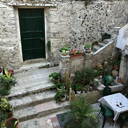 Holiday home L'angolo Di Wanda *